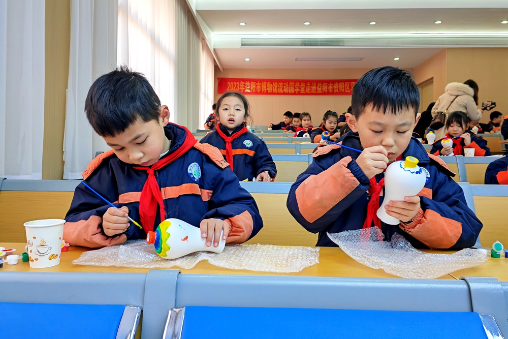 益阳市博物馆流动国学堂走进马良学校